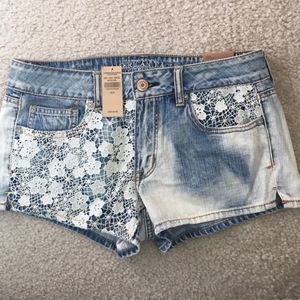 American eagle shorts size 6 low waist aeo